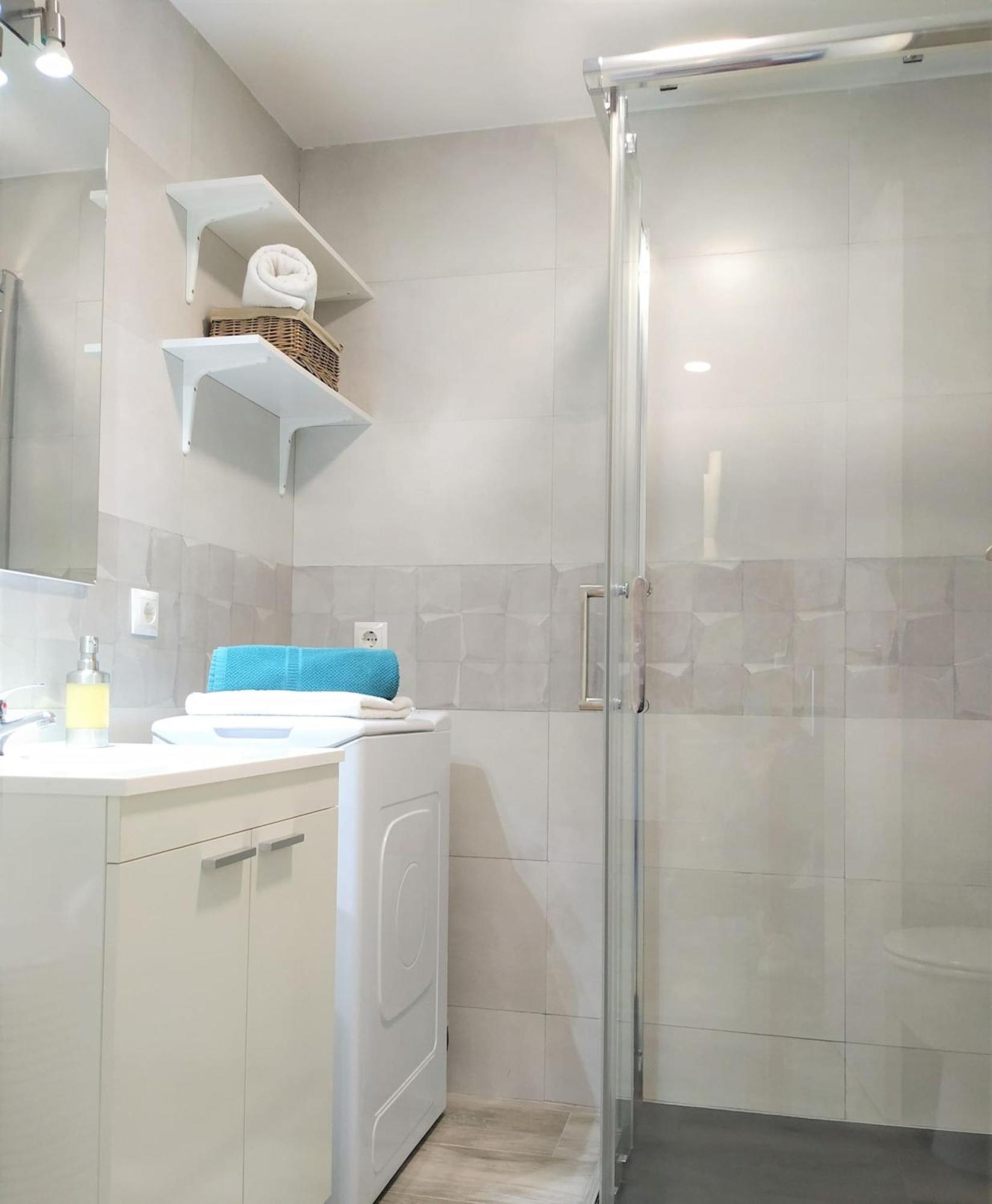 Deluxe Apartment In Benalbeach With Beach Views Benalmádena Eksteriør bilde