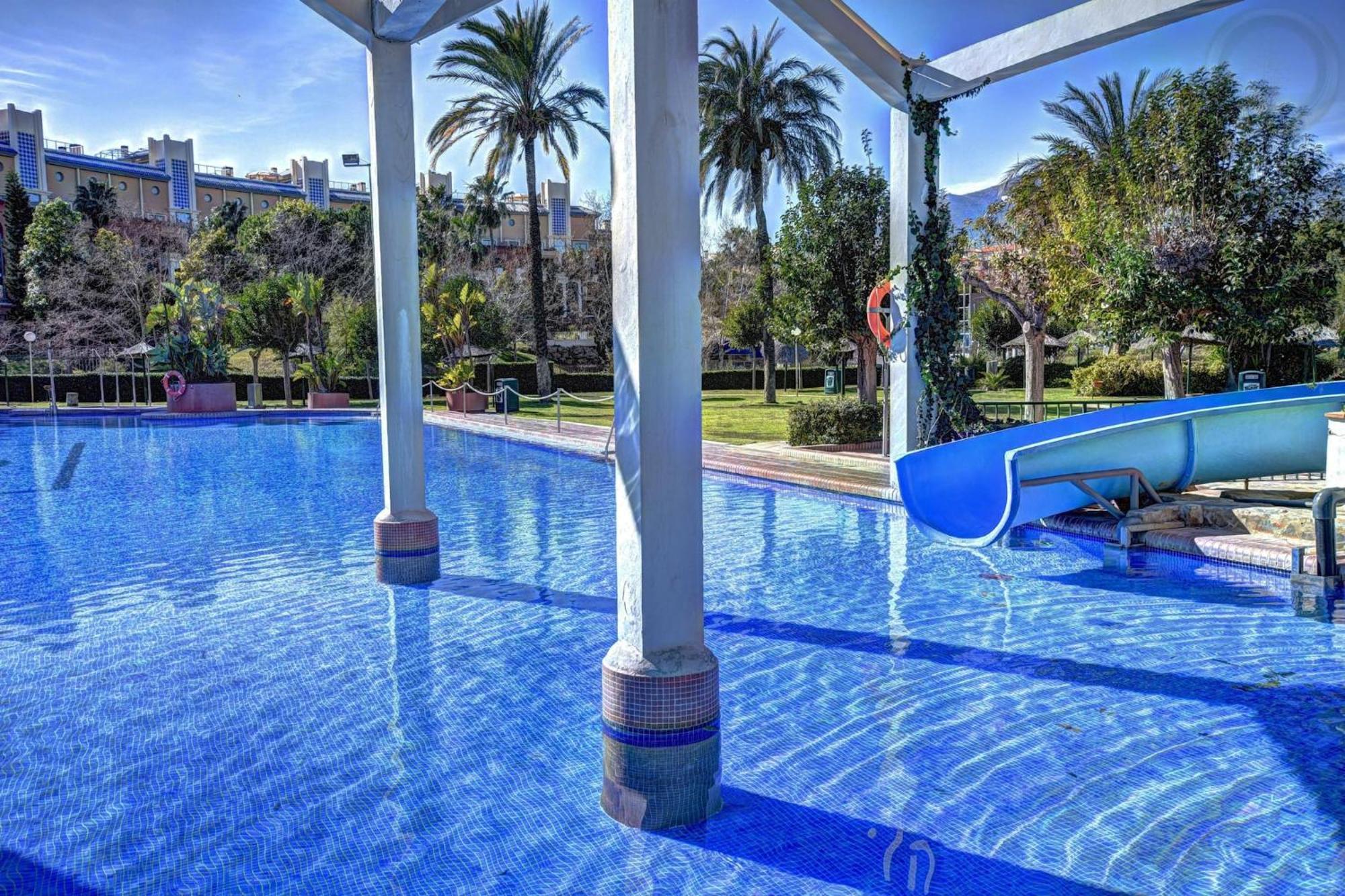 Deluxe Apartment In Benalbeach With Beach Views Benalmádena Eksteriør bilde