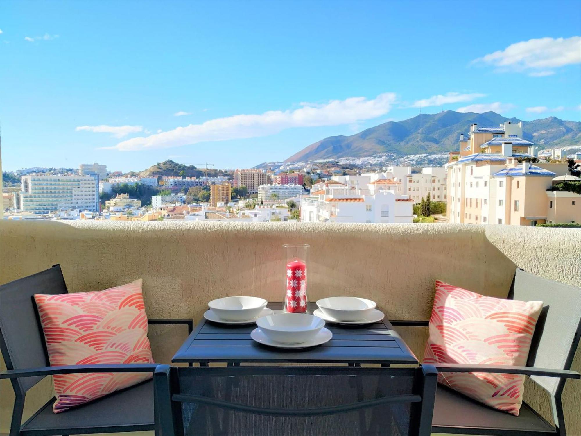 Deluxe Apartment In Benalbeach With Beach Views Benalmádena Eksteriør bilde